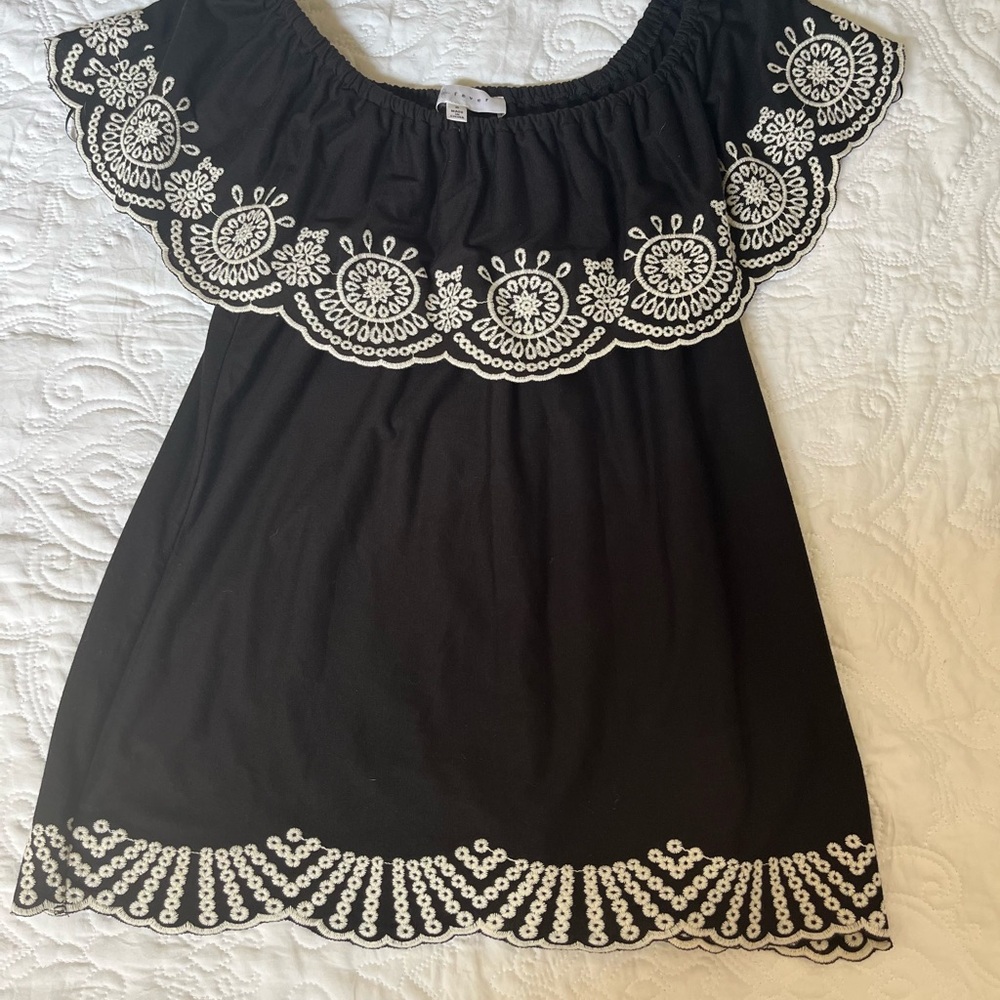 NWT Fever Black and Cream Embroidered Off-the-Shoulder Top